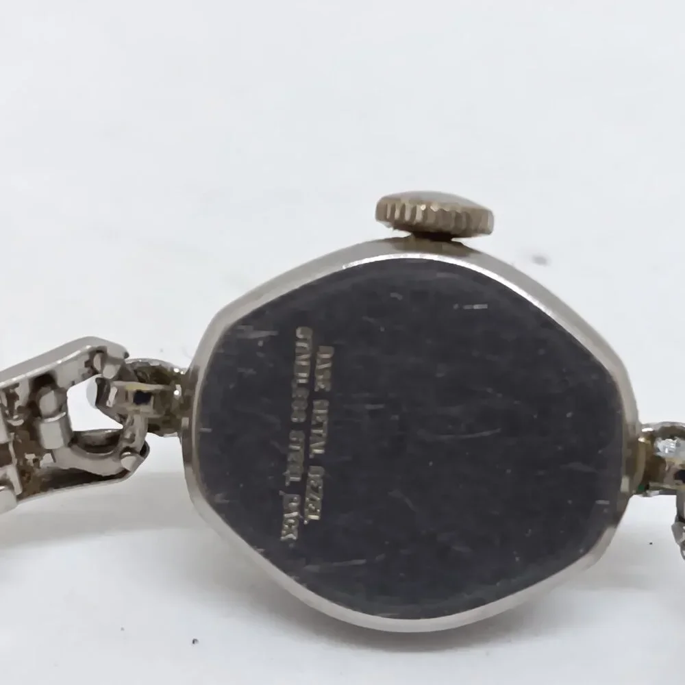 VINTAGE Timex Manual Wind Women's 17 mm Silver Tone Cocktail Flex Band Watch